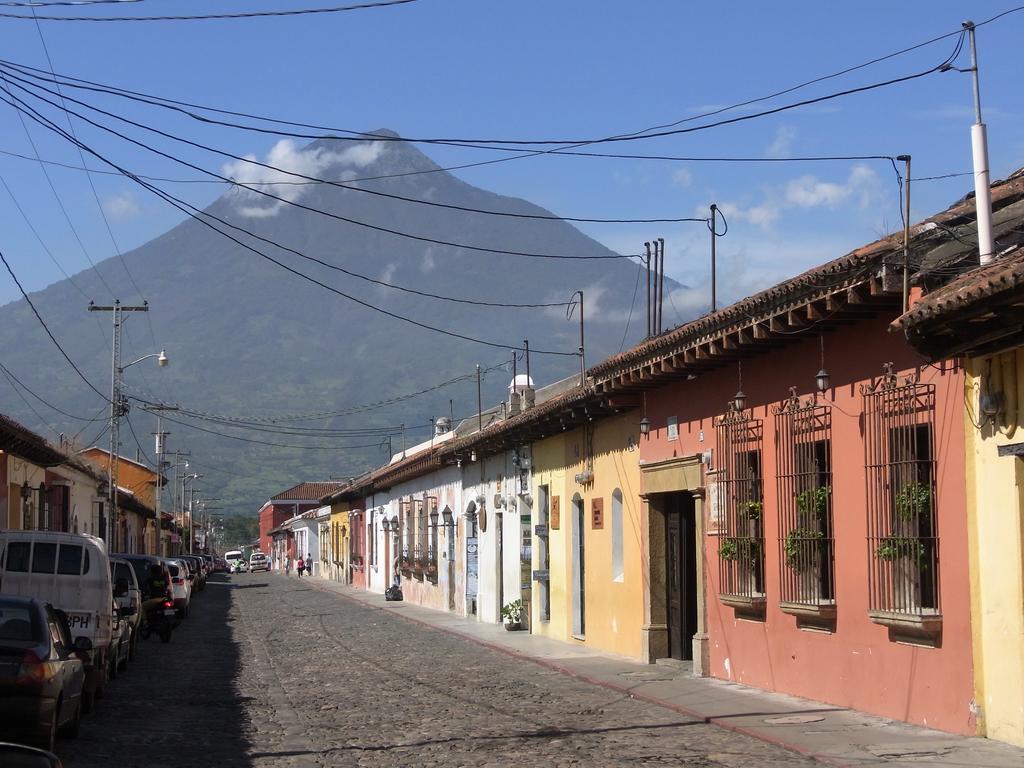 Posada Dona Luisa Antigua Exterior photo